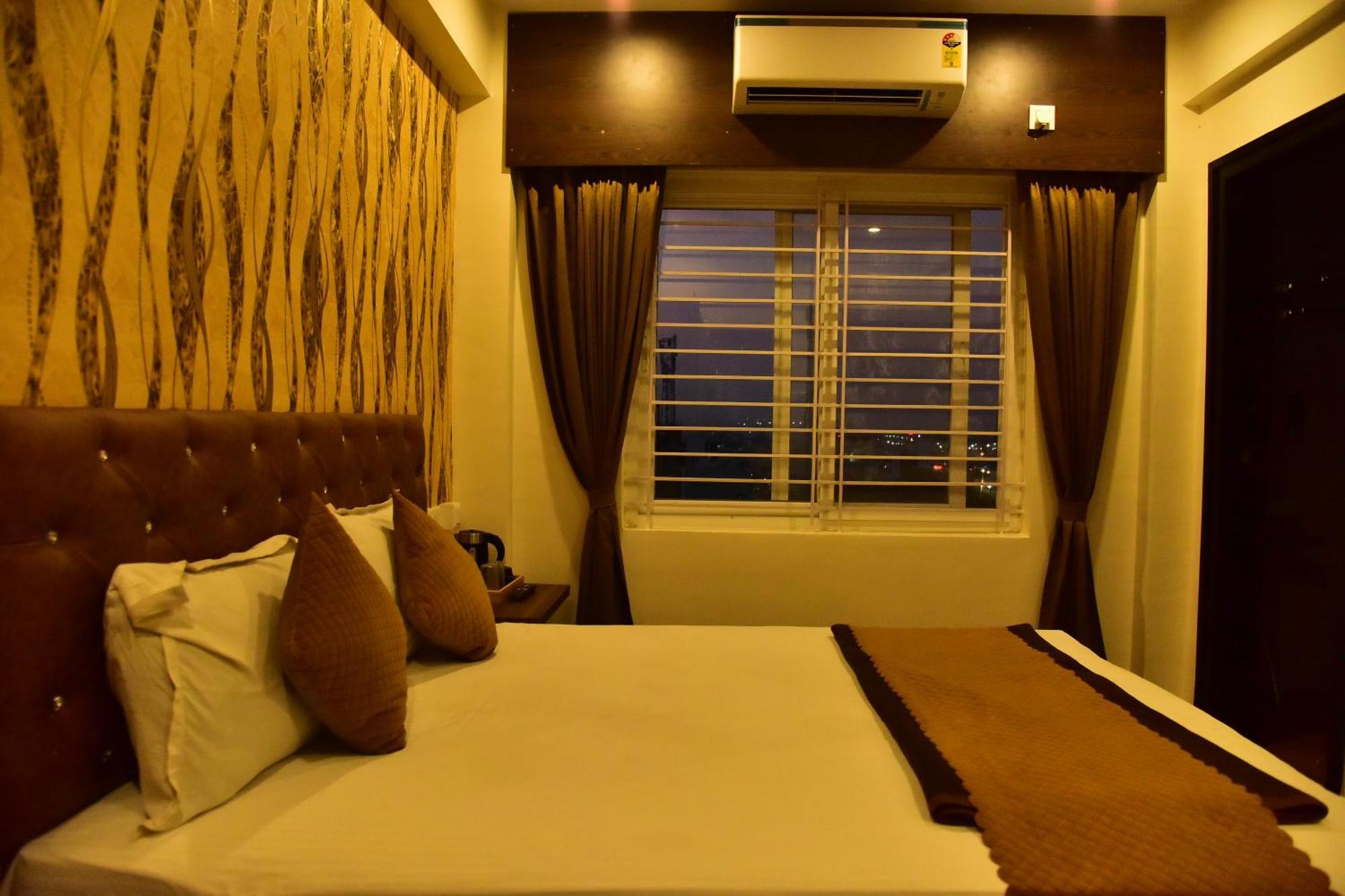 Meadows Inn Mysore Exterior photo