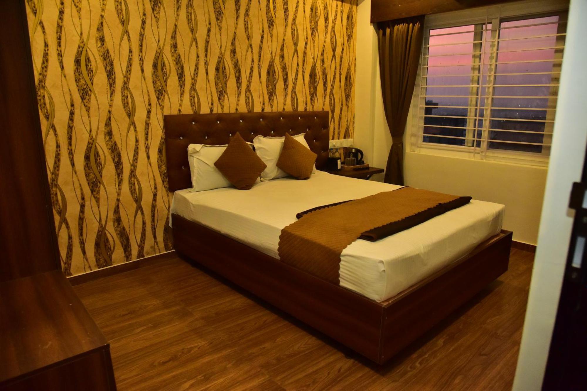 Meadows Inn Mysore Exterior photo