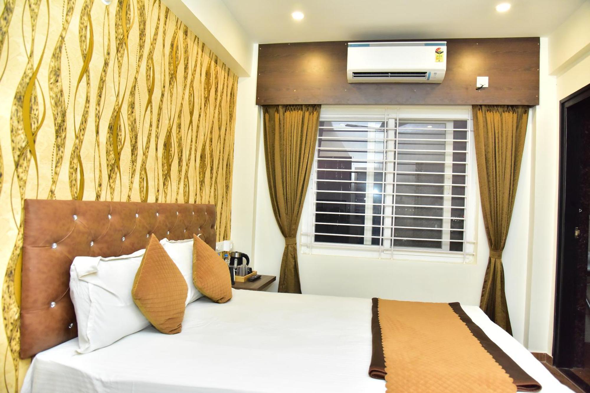 Meadows Inn Mysore Exterior photo