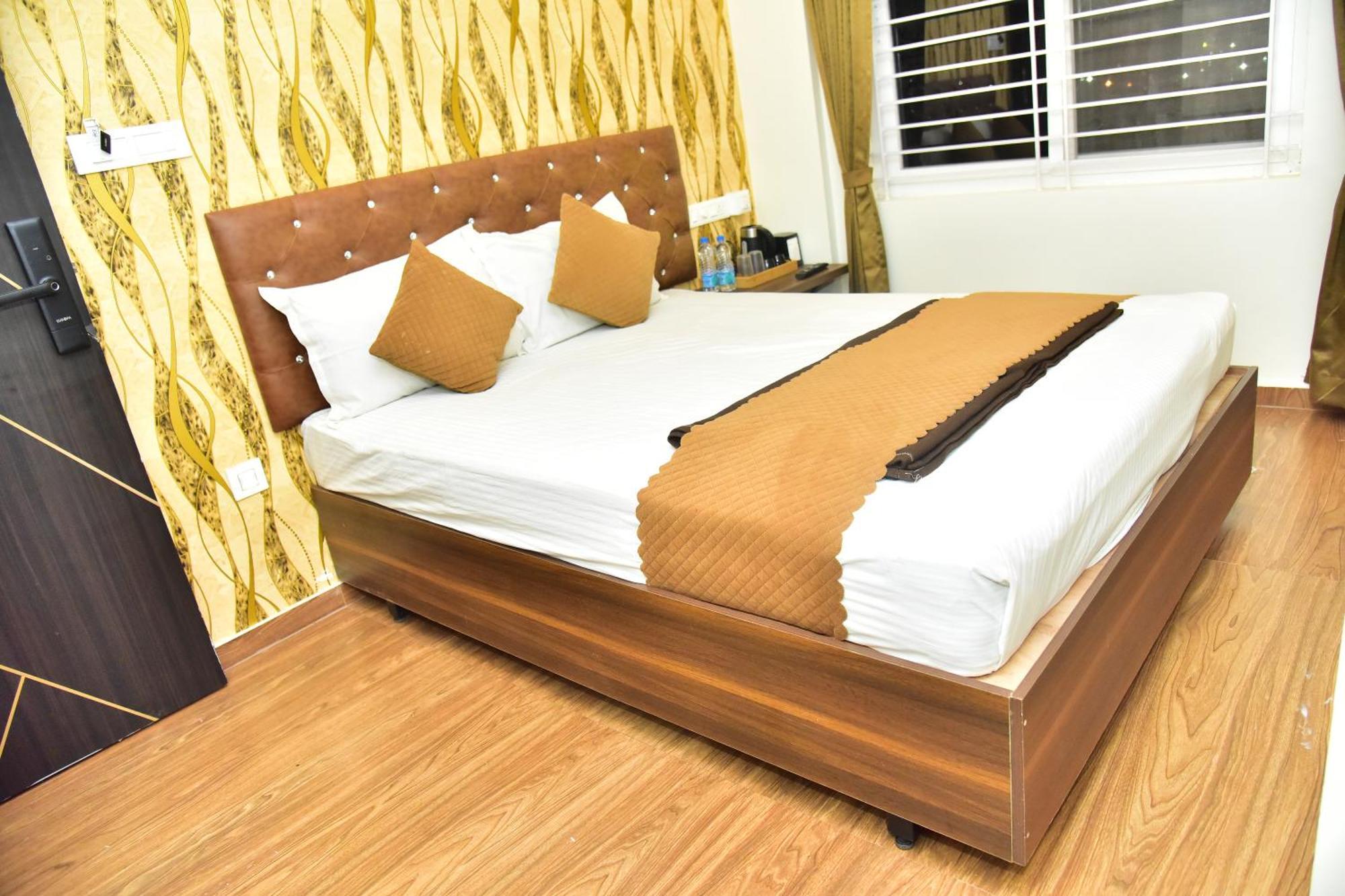Meadows Inn Mysore Exterior photo